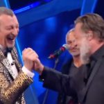 Ascolti tv di giovedì 8 febbraio 2024: Festival di Sanremo (60.1%) Terra Amara (10.65%) | Dati Auditel Russel Crowe a Sanremo mima qua qua e cita John Travolta