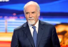 40 anni di Drive In, Antonio Ricci sale in cattedra: “Silvio Berlusconi non era convinto di fare Drive In. Claudio Baglioni? Mi beffo di lui e della censura” Drive In, Antonio Ricci sale in cattedra