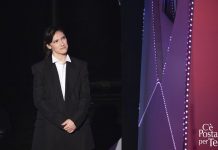 Elisa a C’è Posta per te 2024: l’emozionante sorpresa in cui canta a cappella | Video Witty TV Elisa a C'è Posta per te