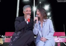 Fiorello, emozione nel giorno della Festa del Papà: canta con la figlia Angelica a VivaRai2 | Video Fiorello canta con la figlia Angelica a VivaRai2