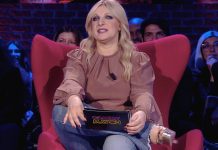 Comedy Match, Katia Follesa conduce una sfida di improvvisazione tra due squadre di comici: quando in tv Katia Follesa, commedy match