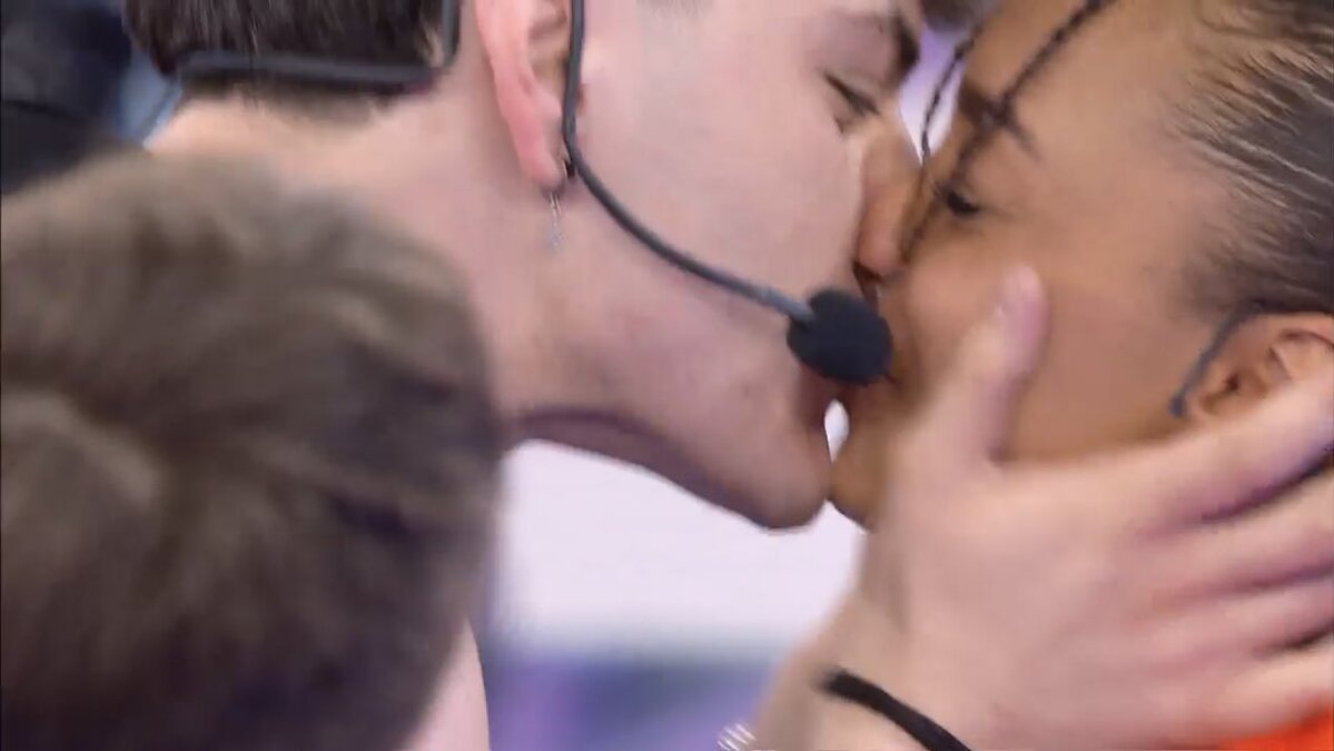 Amici 23, finalisti: la prima è Marisol, il bacio con Petit | Video Witty Tv