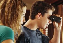 Disturbia, recensione (no spoiler) del thriller voyeuristico Disturbia