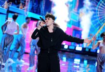 Petit canta il suo inedito Mammamì al serale di Amici del 4 maggio | Video Witty Tv Petit canta il suo inedito Mammamì