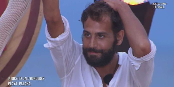 Chi ha vinto L’Isola dei Famosi 2024? Il vincitore è Aras Senol | Video Mediaset Aras Senol Isola dei Famosi 2024