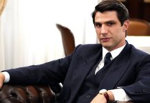 “Il Paradiso delle Signore 9”, intervista a Pietro Masotti: “Il rapporto con Adelaide vivrà ancora dei momenti di difficoltà. Ho sofferto di attacchi di panico, tornare sul set mi ha aiutato a guarire” Pietro Masotti