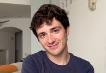 Tommaso Cassissa, protagonista di “Un oggi alla volta”: “Ho studiato le differenza tra me e il personaggio. Sanremo? Lo sogno come cantante e come conduttore” – Intervista Video TOMMASO CASSISSA