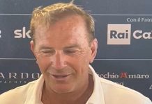 Kevin Costner premiato con la Colonna d’oro al Magna Graecia: “Amo l’Italia, ho un legame affettivo molto forte” Kevin Costner al Magna Graecia