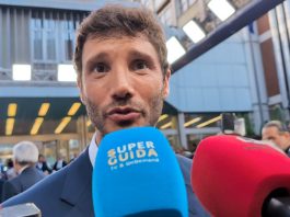 Stefano De Martino svela come sarà Sanremo: “Ci sarà la serata cover e una performance che decreterà chi parteciperà all’Eurovision. Vasco Rossi? Ha le chiavi dell’Ariston” | Intervista Stefano De Martino, intervista