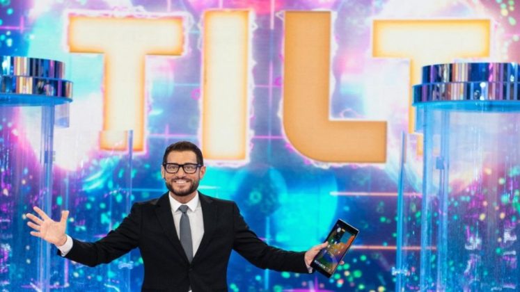 Tilt, il nuovo programma musicale con Enrico Papi: quando in tv e ...
