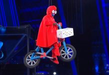 Giovannino a Tu si que vales 2024 entra in studio come ET: l’ingresso | Video Witty Tv Giovannino a Tu si que vales