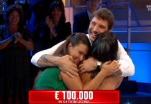 Affari Tuoi: Liliana ed Elisabetta vincono 100 mila euro Affari Tuoi, Liliana ed Elisabetta vincono 100mila euro