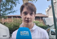 Elia Nuzzolo protagonista di ‘Hanno Ucciso l’Uomo Ragno’: “Max Pezzali parla ai giovani con il loro linguaggio. Ha avuto una nuova giovinezza” elia nuzzolo intervista superguidatv