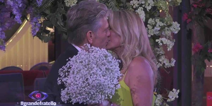 Grande Fratello 2024, il matrimonio di “Brooke” Katherine Kelly Lang con Clayton Norcross “Thorne” | Video Mediaset matrimonio Brooke e Clayton Norcross al Grande Fratello 2024