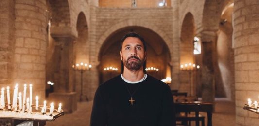 “Don Matteo 15”, intervista a Raoul Bova: “Don Massimo entrerà in una crisi spirituale. Addio a Don Matteo? Quando sarà il momento sarò io a fare un passo indietro” Auditel don matteo 14