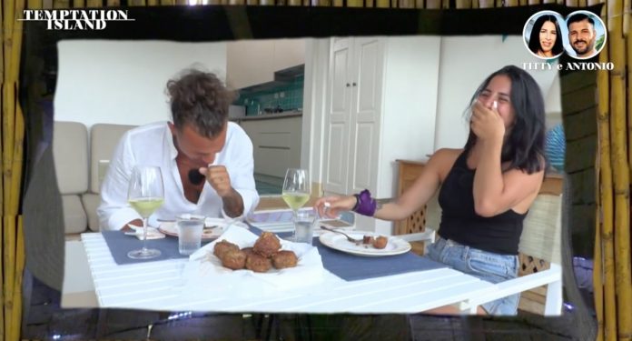 Temptation Island 2024, Titty prepara le polpette per il tentatore Edoardo | Video Witty Tv edo e titty polpette