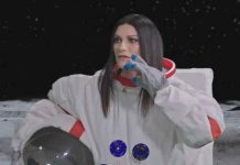GialappaShow riparte da Laura Pausini: sarà la co-conduttrice della prima puntata della nuova stagione su Tv8 Laura Pausini GialappaShow