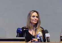 Angelina Jolie al Torino Film Festival con Without Blood: “Uomini e donne respingano la violenza insieme” Angelina Jolie