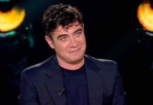 Riccardo Scamarcio si confessa a Belve: dalla scena con Monica Bellucci all’uso di droghe Riccardo Scamarcio a Belve