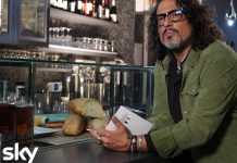 “4 Ristoranti”, Alessandro Borghese festeggia i 10 anni del programma: “Ora i ristoratori sono più furbi. Max Giusti è il mio alter ego. In futuro vorrei girare più puntate all’estero” Alessandro Borghese - 4 ristoranti