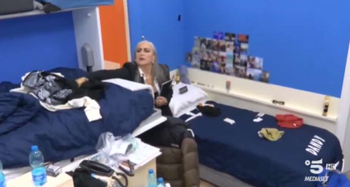 Amici 24, Alessandra Celentano: “Servirebbero guanti e mascherina” | Video Witty Tv Amici 24