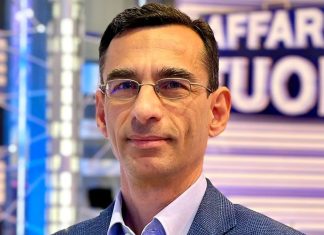 Affari tuoi, intervista a Pierluigi Lupo: “Sono deluso per la mancata conferma. Stefano De Martino? Un ragazzo garbato e umile. In tv vorrei continuare a fare l’opinionista” – ESCLUSIVA Lupo di Affari tuoi