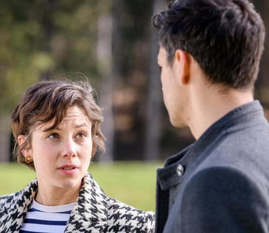 Tempesta d’amore, anticipazioni settimanali dal 30 dicembre al 3 gennaio: Eleni sogna Leander mentre è a letto con Julian Tempesta d'amore