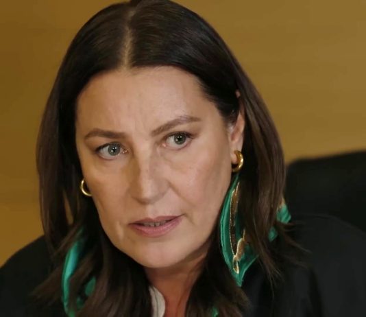 Tradimento, trame turche: Güzide accusata del tentato omicidio di Tarik Tradimento Aldatmak