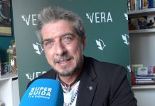 Paolo Ruffini a teatro con “DIN DON DOWN e “BABYSITTER”: “Spero che il pubblico porti a casa un po’ di speranza. La Tv? Mi manca soprattutto quella come la faceva Corrado” – Intervista paolo ruffini