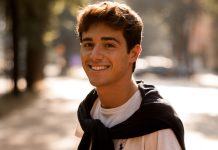 Intervista a Tommaso Cassissa: “Sto studiando tanto. Lol è stato complicato. Siani e Pieraccioni mi hanno insegnato molto” Tommaso Cassissa