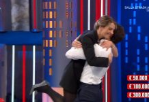 Affari Tuoi, Giorgia e Valentina restano con i pacchi da 50 mila e 300 mila: quanto hanno vinto affari tuoi giorgia valentina