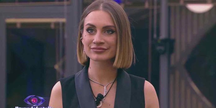 Grande Fratello, il ritorno di Nikita Pelizon per l’amica Helena Prestes: “sei vero amore” | Video Mediaset Nikita Pelizon a Verissimo
