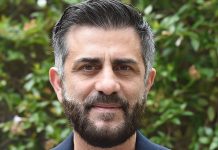 Intervista a Simone Montedoro: “Per la prima volta debutto in un musical. Don Matteo? L’uscita di Terence Hill ha pesato ma Raoul Bova è stata la scelta giusta” Simone Montedoro