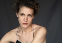 “Le onde del passato”, intervista a Emma Quartullo: “Misurarsi con il personaggio di Tamara è stata una sfida. Ho imparato a convivere con le insicurezze. Con mia madre Elena Sofia Ricci abbiamo un bel dialogo” Emma