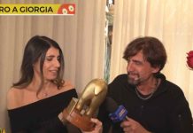 Tapiro d’oro a Giorgia per il 6° posto a Sanremo 2025: la consegna a Striscia La Notizia | Video Mediaset Tapiro Giorgia Striscia La Notizia