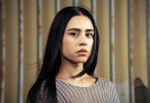 “Mare Fuori 5”, intervista a Clotilde Esposito: “Silvia sarà ancora disperata, con Angelo tenterà un approccio più diretto. Vivo serenamente il successo che la serie mi ha regalato” Clotilde Esposito