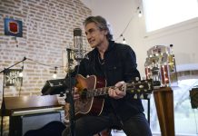 Luciano Ligabue festeggia 65 anni e 30 del disco “Buon compleanno Elvis”: usciranno 7 dischi e 2 concerti live Luciano Ligabue
