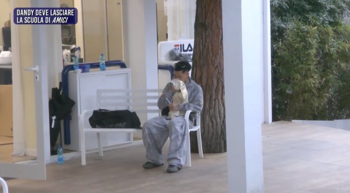 Amici 24, Dandy deve abbandonare la scuola prima del serale: il motivo | VIDEO dandy amici24