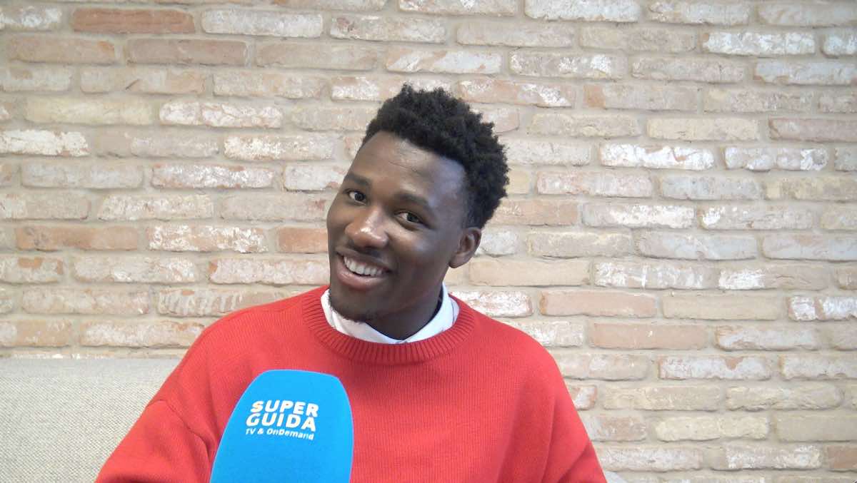 Claude Kiambe all’Eurovision 2025: “C’est la vie, parla di apprezzare la vita anche nei momenti difficili. Amo l’Italia, Sanremo e mi piace molto Marco Mengoni” – Intervista Video Claude Kiambe all’Eurovision 2025: “C’est la vie, parla di apprezzare la vita anche nei momenti difficili. Amo l’Italia, Sanremo e mi piace molto Marco Mengoni” – Intervista Video