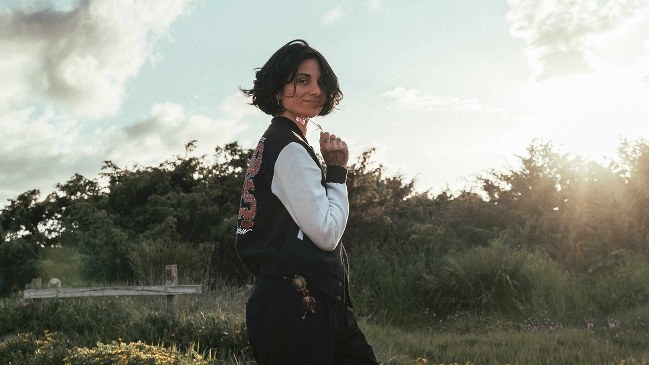 Intervista a Giordana Angi: “Il singolo Strade è nato la scorsa estate mentre ero in giro per le aperture dei concerti di Sting. Aspetto di tornare a Sanremo con la canzone giusta” Intervista a Giordana Angi: “Il singolo Strade è nato la scorsa estate mentre ero in giro per le aperture dei concerti di Sting. Aspetto di tornare a Sanremo con la canzone giusta”
