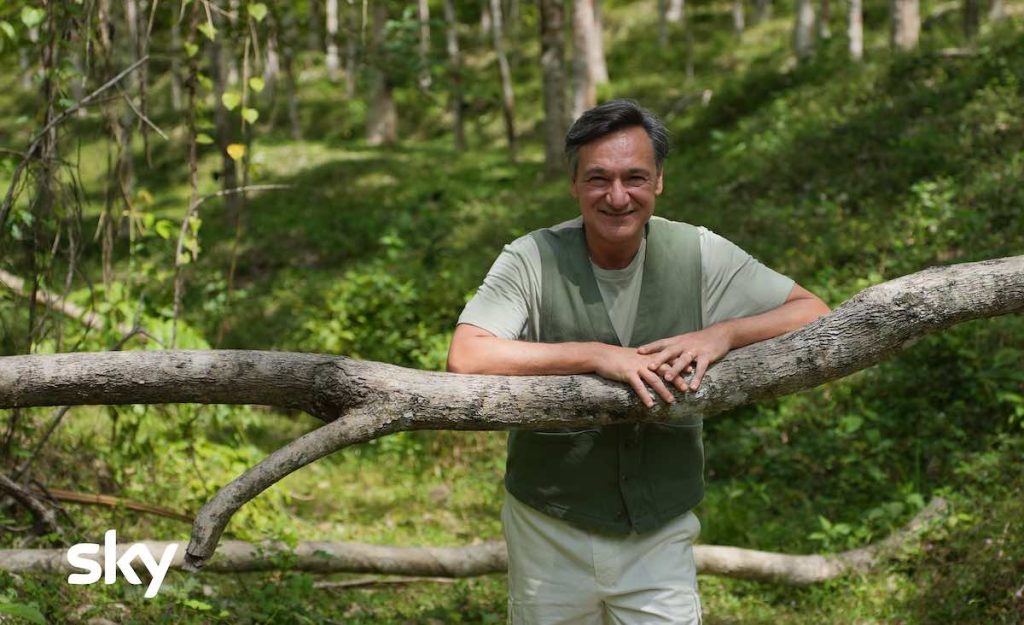 Fabio Caressa conduce “Money Road” su SKY il nuovo show che mette al centro persone comuni e non Vip: “Riportare persone comuni in un format come questo significa portare una tipologia di persone che rispecchi la società” – Intervista video Fabio Caressa conduce “Money Road” su SKY il nuovo show che mette al centro persone comuni e non Vip: “Riportare persone comuni in un format come questo significa portare una tipologia di persone che rispecchi la società” – Intervista video