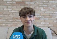 Luk3, da Amici all’EP “Diciotto”: “Maria De Filippi mi ha insegnato quanto la musica sia qualcosa di istintivo. Sanremo lo sogniamo tutti. Alessia? Il futuro non mi spaventa” – Intervista Video Luk3