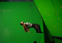 Blanco, “Piangere a 90” ĆØ il nuovo potente singolo: testo, video e significato della canzone Blanco