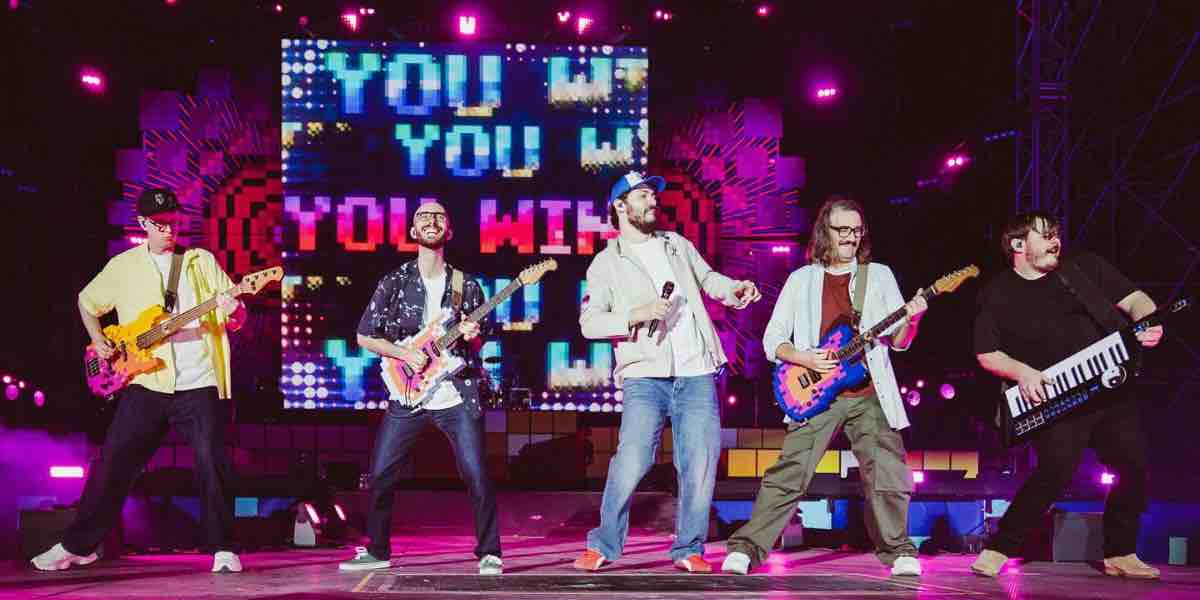 I Pinguini Tattici Nucleari conquistano San Siro con HELLO WORLD – TOUR STADI 2025