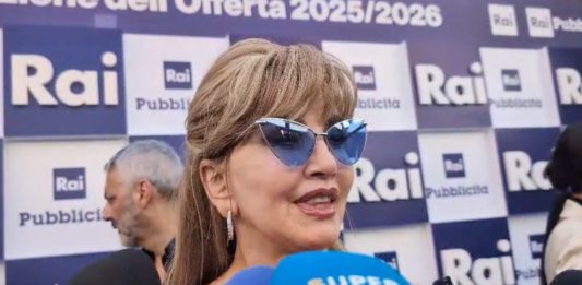 Ballando con le Stelle, Milly Carlucci fa chiarezza su Raimondo Todaro, Selvaggia Lucarelli e Barbara D’Urso: “La giuria arriverà dopo” milly carlucci superguidatv intervista