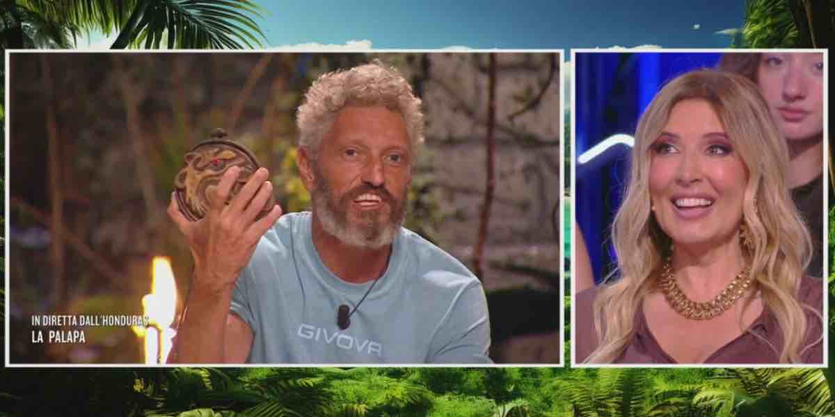 Isola dei Famosi 2025, Omar Fantini contro Selvaggia Lucarelli: lite in diretta | Video Mediaset Isola dei Famosi 2025, Omar Fantini contro Selvaggia Lucarelli: lite in diretta | Video Mediaset