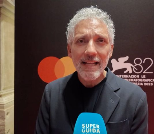 Giuseppe Fiorello a Venezia 82: “Gaza? È importante parlarne sempre. Mi auguro che i capi degli Stati si possano dire parole importanti affinché finisca ogni guerra”|Intervista Beppe fiorello intervista venezia