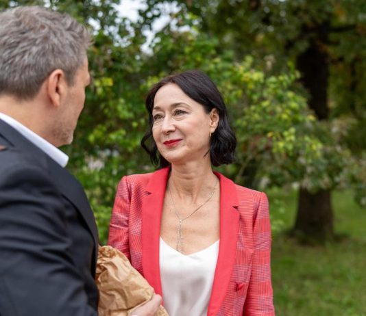 Tempesta d’amore, anticipazioni tedesche: arriva Sophia, una nuova dark lady che farà tremare i Saalfeld Tempesta d'amore Sturm der Liebe