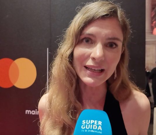 Vittoria Puccini a Venezia 82: “Portali sessisti chiusi? Bisogna educare i più giovani al rispetto dell’altro sesso. Gaza? È inaccettabile, ci fa male, ci sentiamo impotenti”| Intervista vittoria puccini intervista venezia