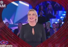 Grande Fratello 2025, Simona Ventura e l’esperimento della kiss cam | Video Mediaset Grande Fratello 2025 kiss cam